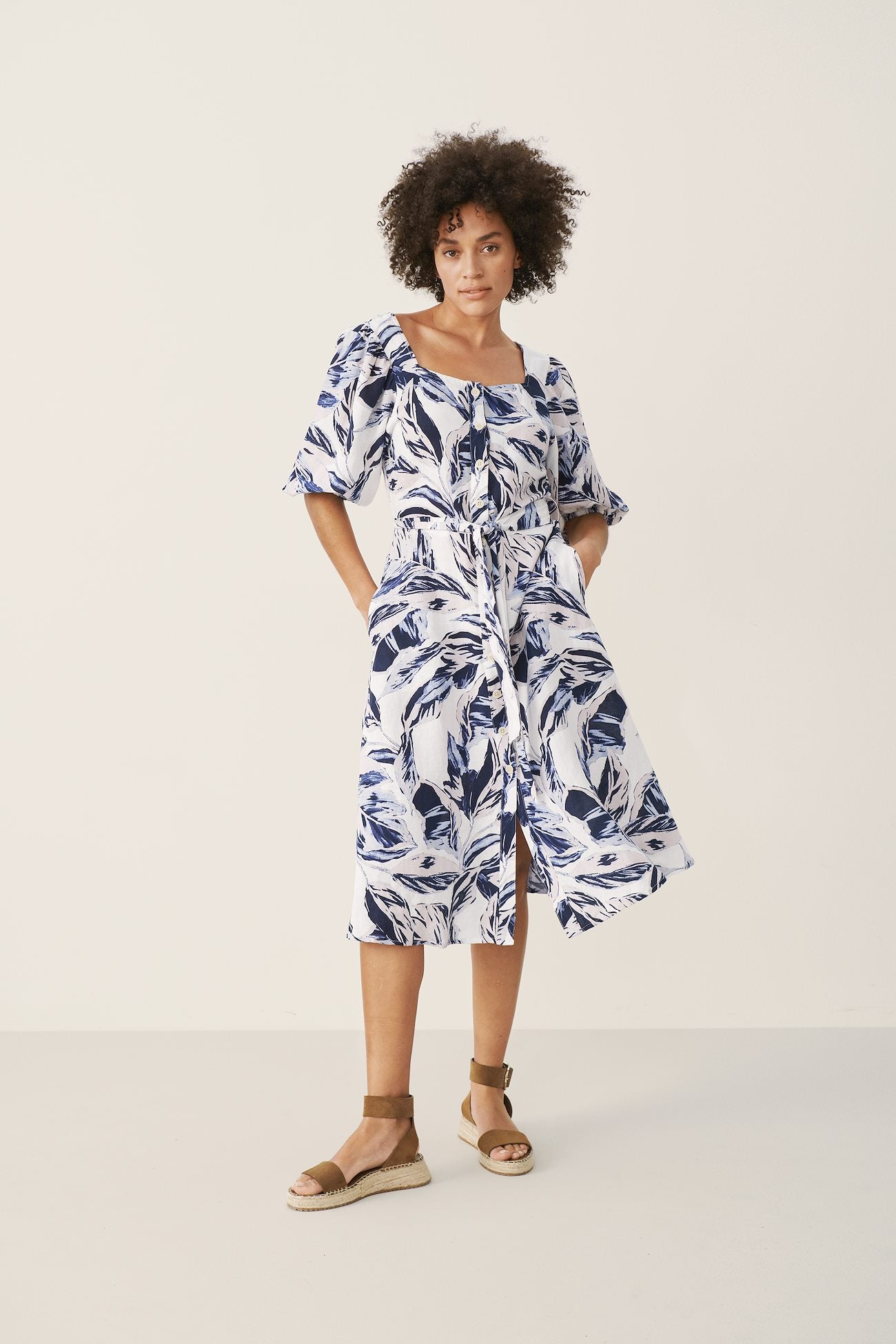 Part Two Iga Dress (Blue Palm Print) | Vivi Girl Shop | Buy Now! Part Two Iga Dress (Blue Palm Print) | Vivi Girl Shop | Buy Now!